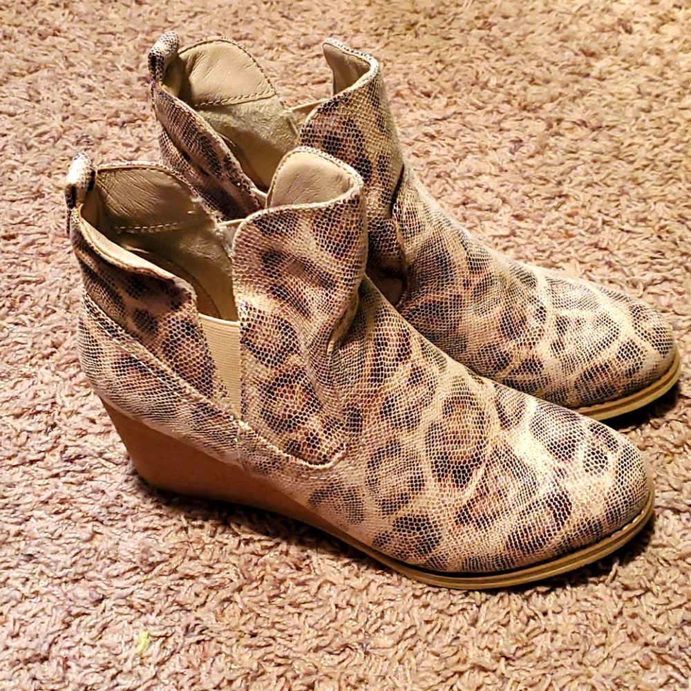Leopard print wedge booties